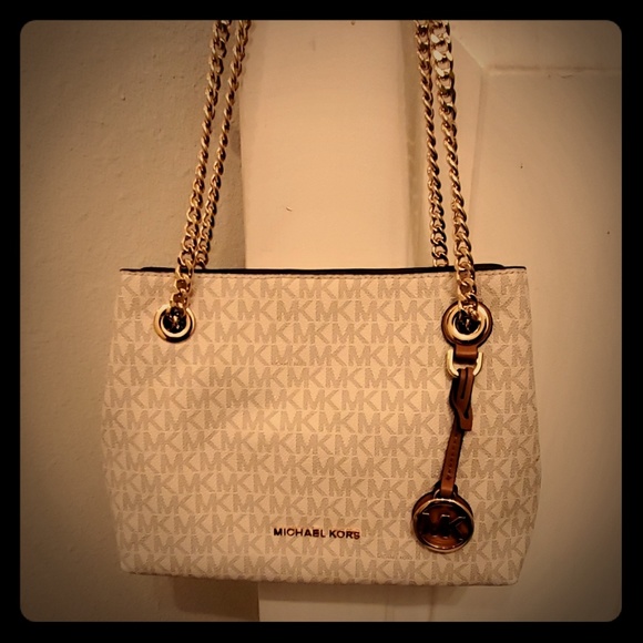 Michael Kors Handbags - Michael Kors handbag
